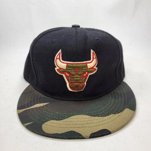 Chicago Bulls Snapback Hat Cap Black w/ Camo Brim Headcoverz Evergreen